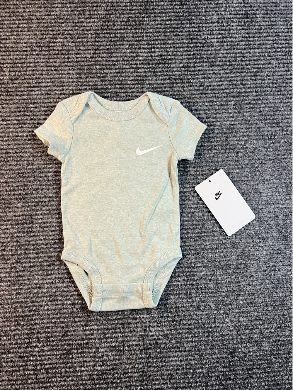 NWT Nike Baby Bodysuit 3 Months Light Green Sage Cotton Blend